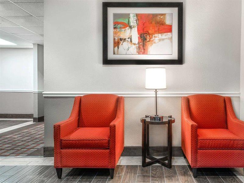 Days Inn & Suites By Wyndham Dallas Exterior photo